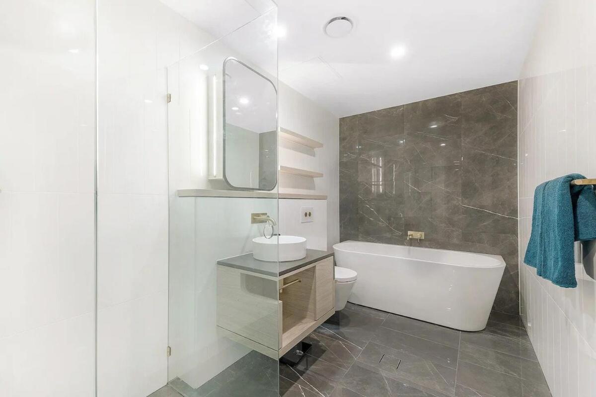Sky-high Sanctuary Surfers Paradise