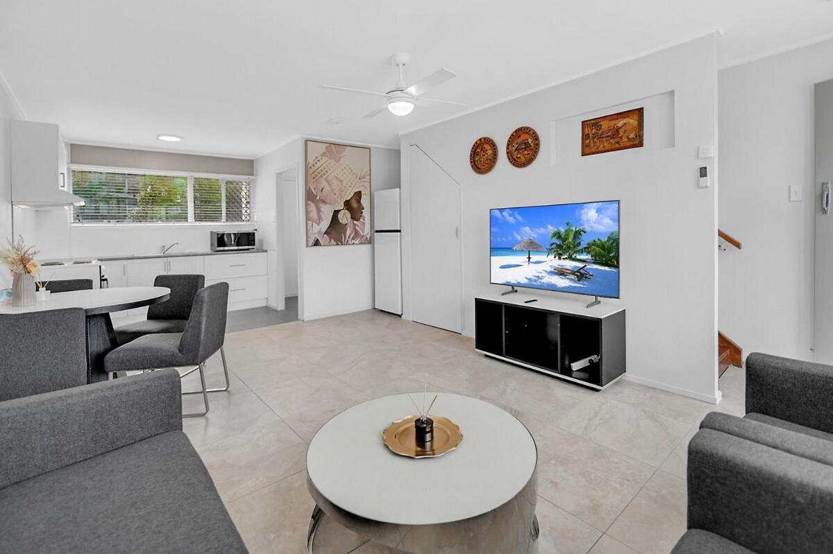 Waterfront 2-bedroom Unit Walking To Gc Convention Gold Coast