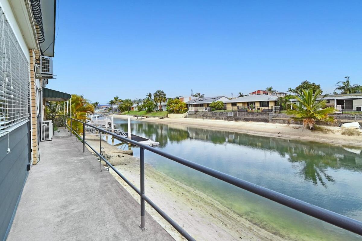 Waterfront 2-bedroom Unit Walking To Gc Convention Gold Coast