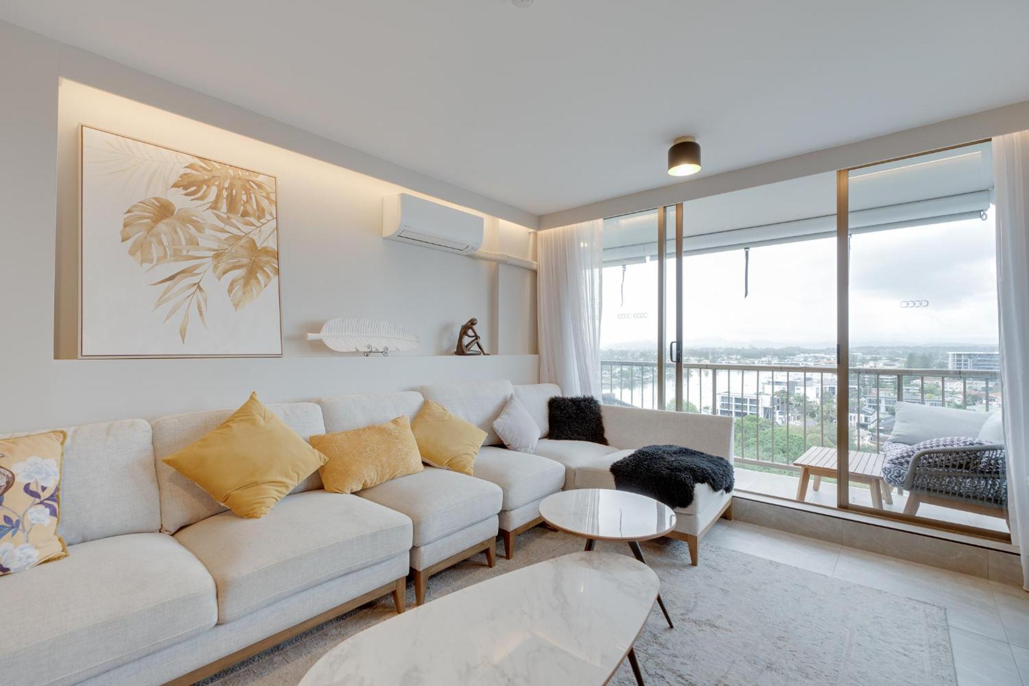 Luxury 3-br Escape With Stunning Views * Gold Coast