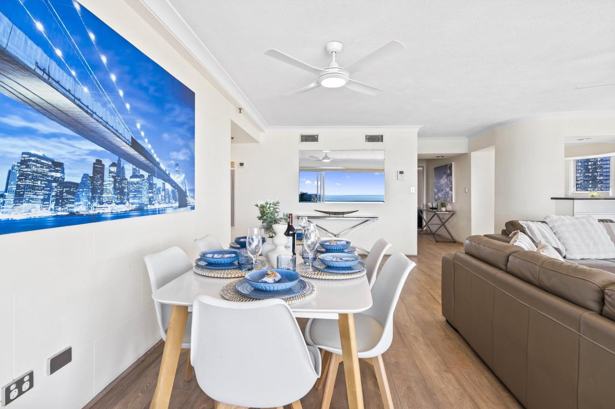 3 Bedroom Ocean View Unit At Zenith In Surfers Paradise - Q