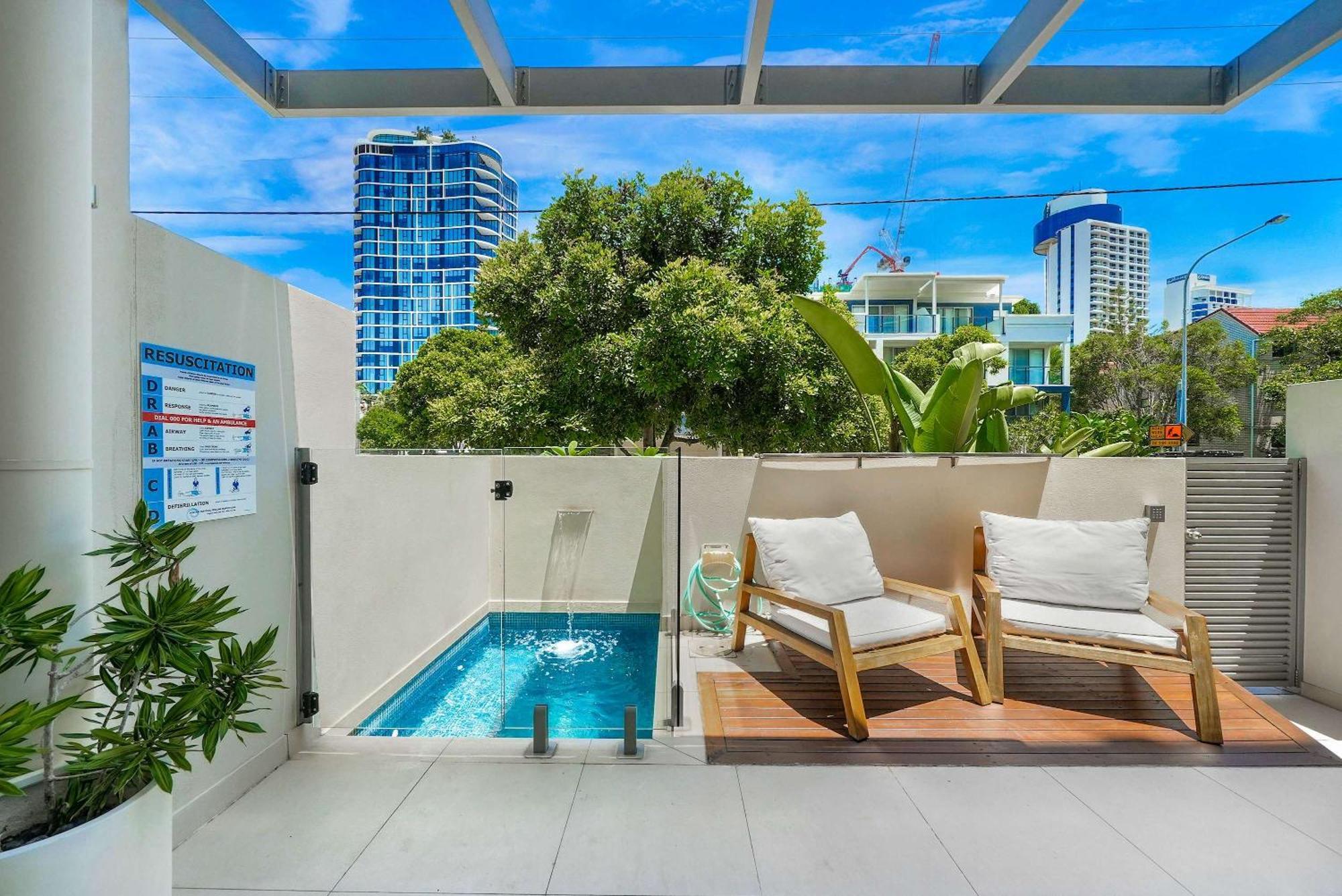 Absolute By Khove * Gold Coast