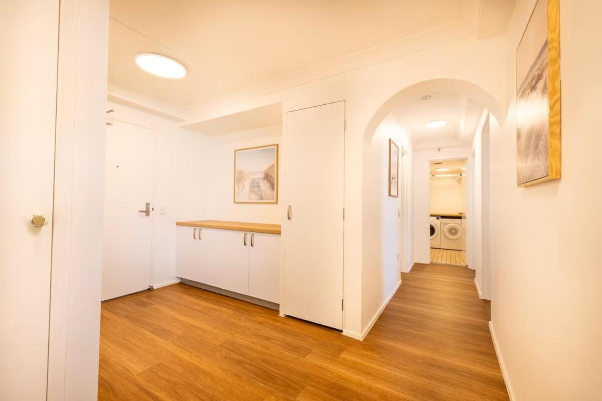 Luxurious Beachfront * Gold Coast