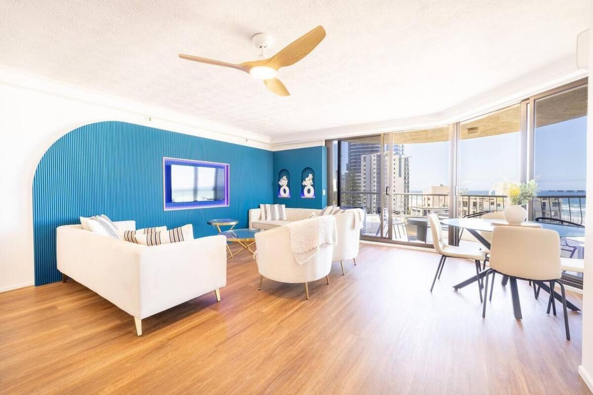 Luxurious Beachfront Apartment Gold Coast