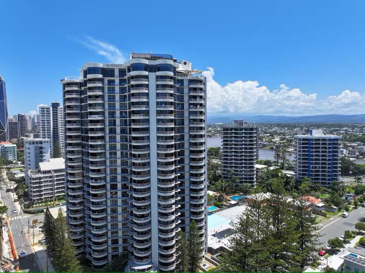 Luxurious Beachfront * Gold Coast