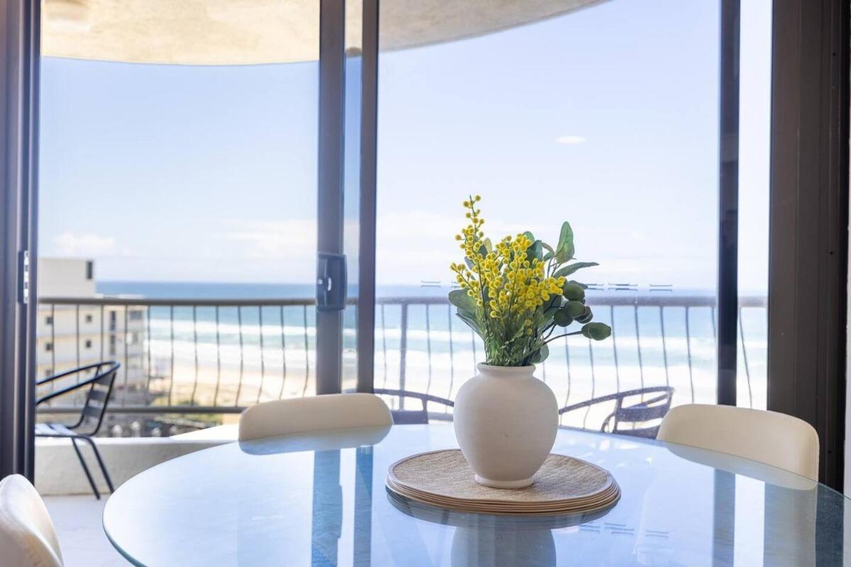 Apartment Luxurious Beachfront Gold Coast