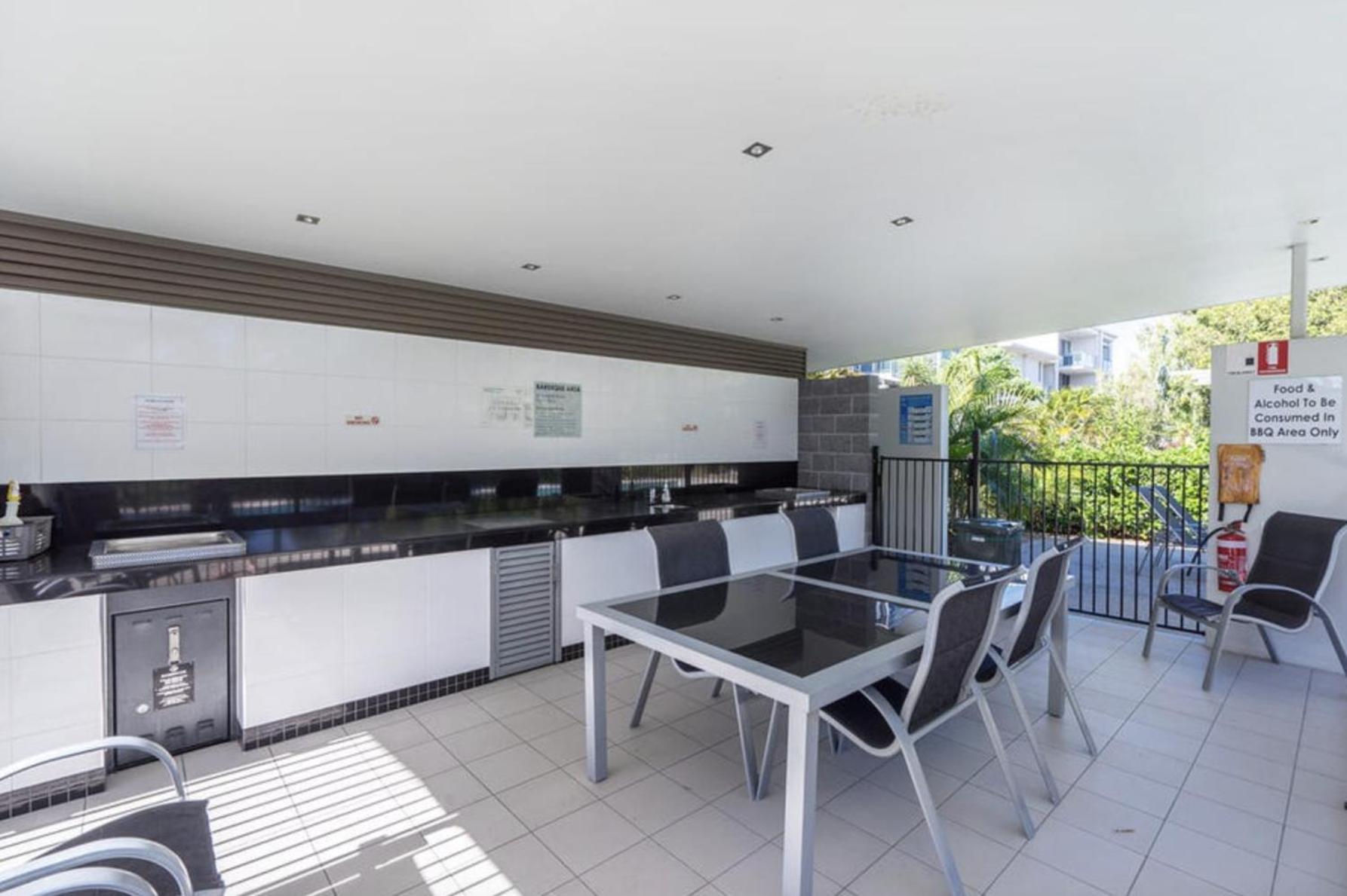 Kai - Waves & Wind, Mermaid Apartment Gold Coast