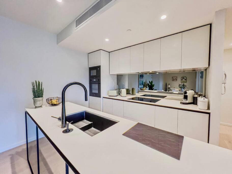 Palm Luxury Getaway Apartment *