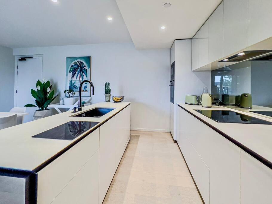 Palm Luxury Getaway Apartment *