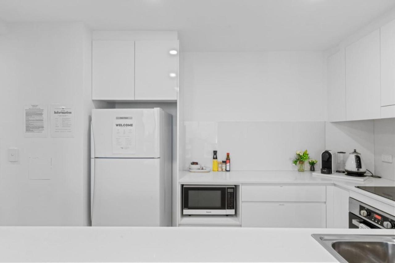 The Ballah - Surfers High Floor 2 Bedroom Ocean View Unit With Parking Pool Gym * Gold Coast