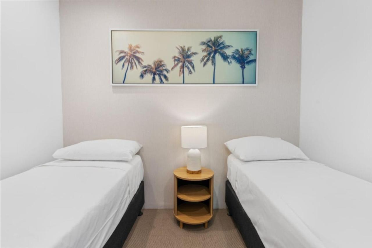 Apartment The Ballah - Surfers High Floor 2 Bedroom Ocean View Unit With Parking Pool Gym Gold Coast