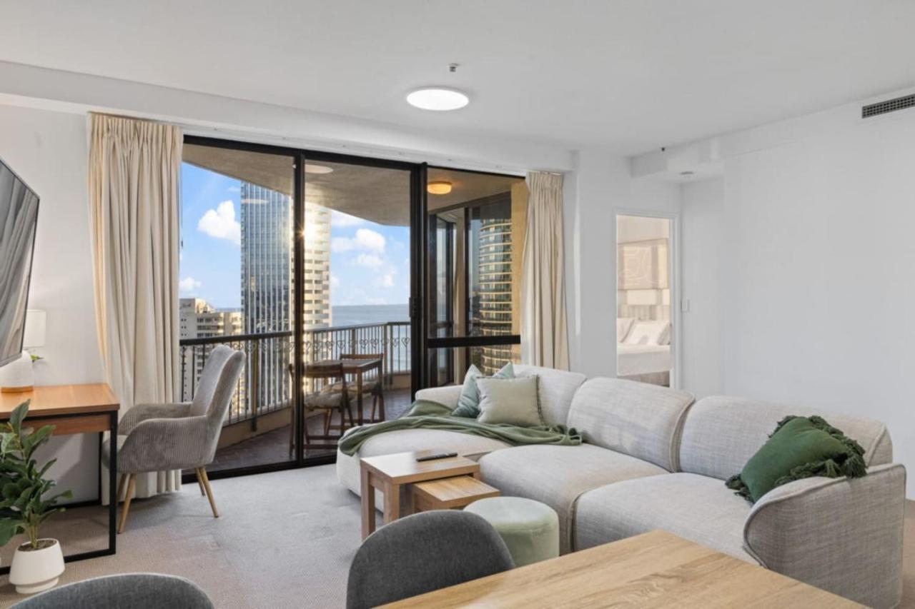 The Ballah - Surfers High Floor 2 Bedroom Ocean View Unit With Parking Pool Gym Apartment Gold Coast