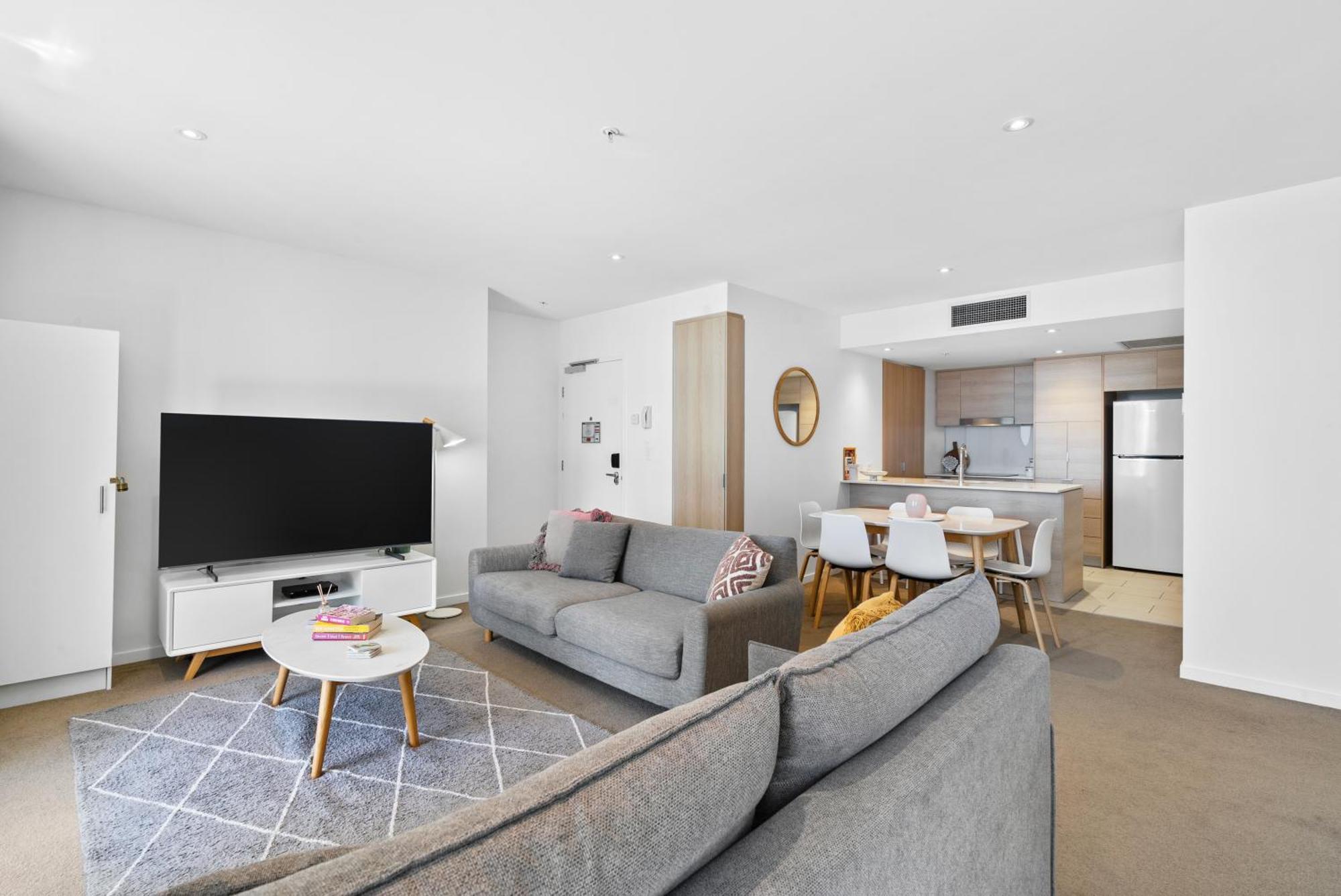'Beachside Glow' Gleaming Getaway On The Gold Coast * Gold Coast