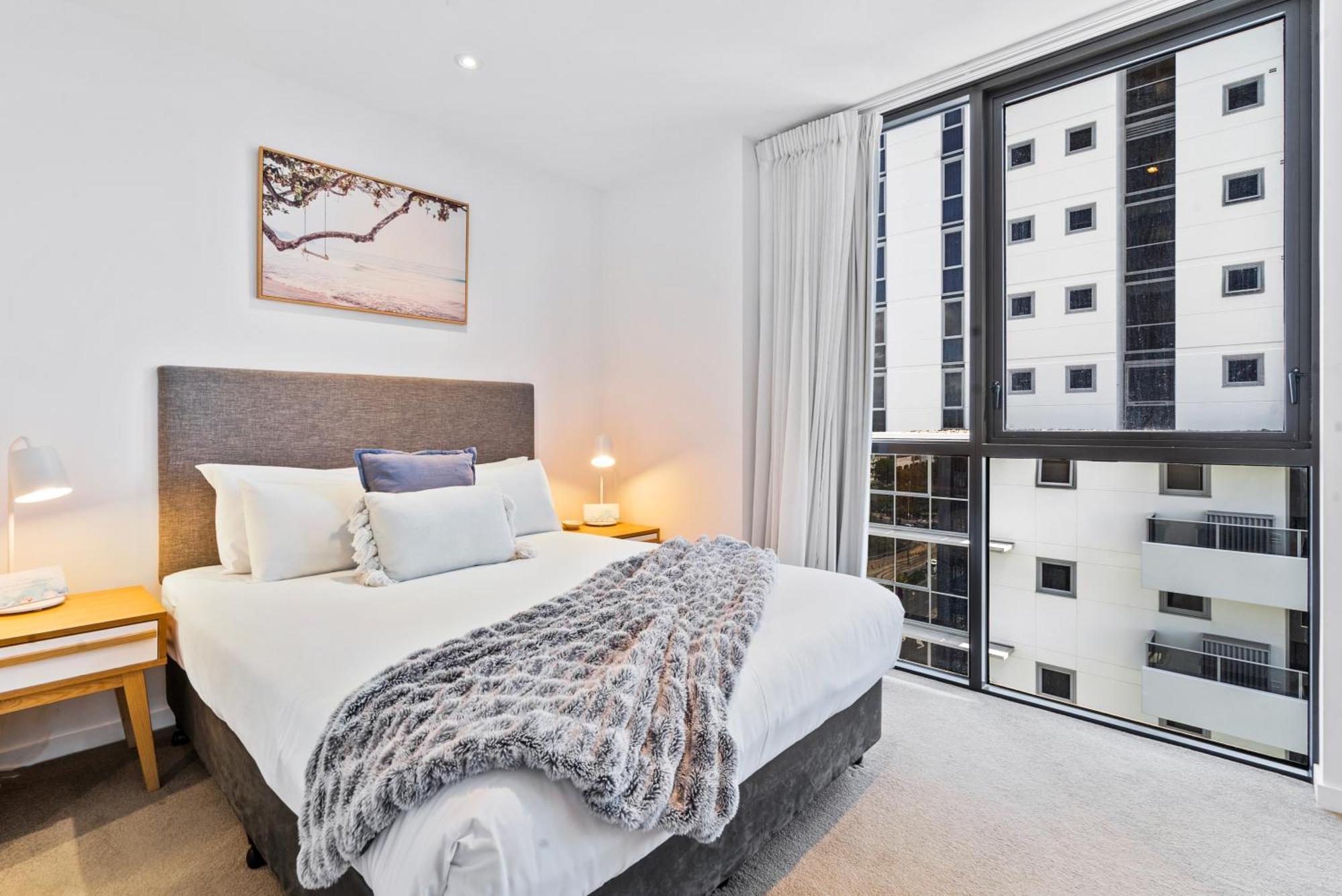 Apartment 'Beachside Glow' Gleaming Getaway On The Gold Coast