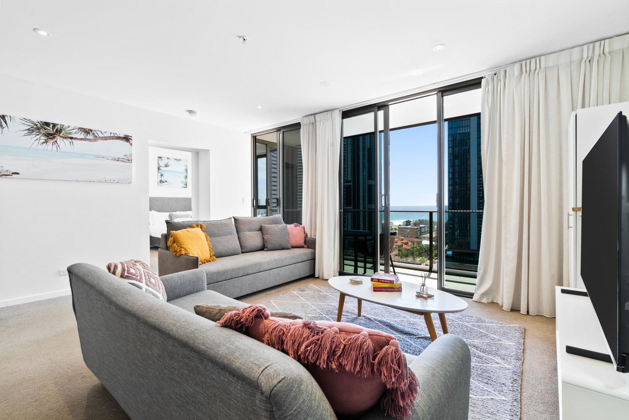 'Beachside Glow' Gleaming Getaway On The Gold Coast Apartment *