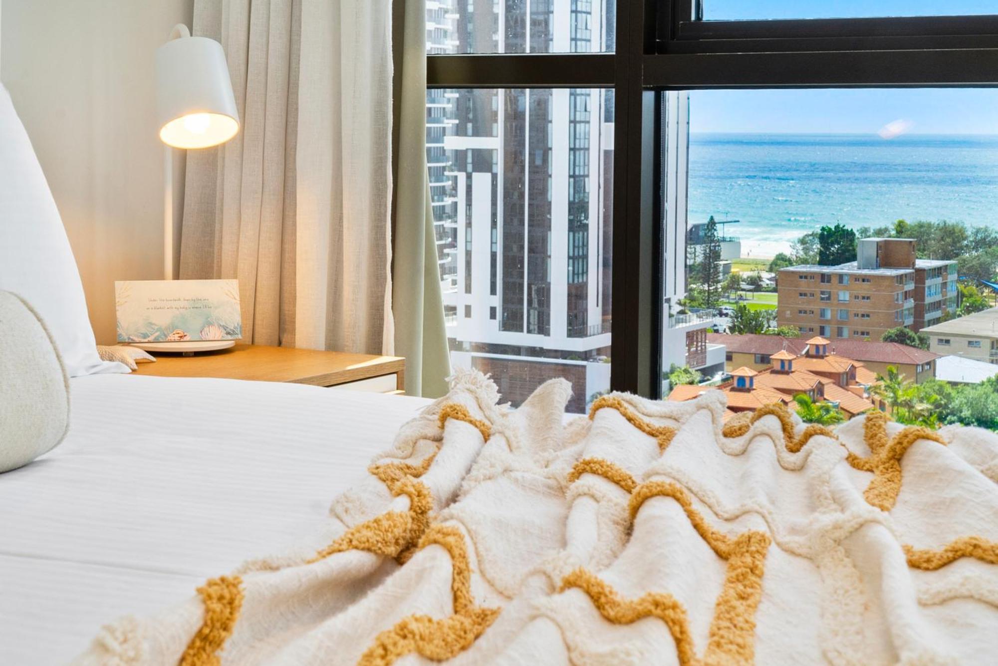 'Beachside Glow' Gleaming Getaway On The Gold Coast * Gold Coast