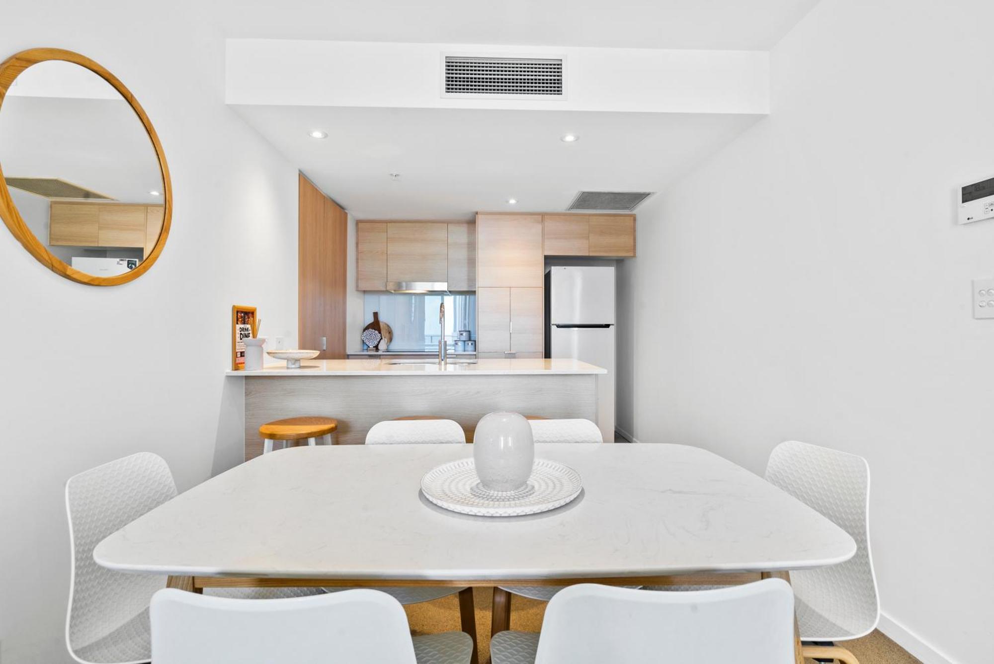 'Beachside Glow' Gleaming Getaway On The Gold Coast Gold Coast