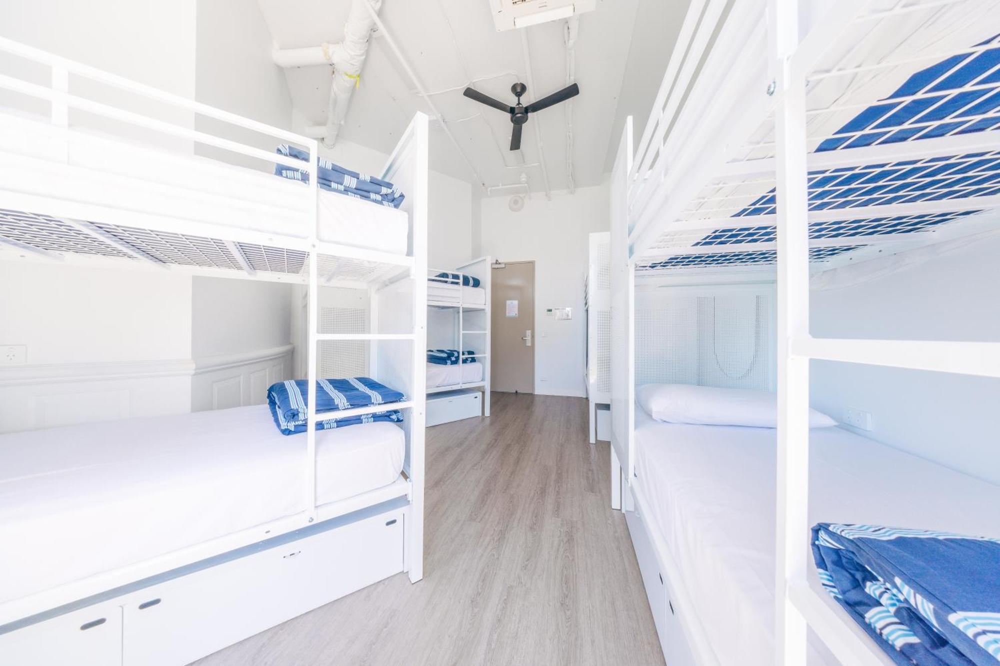 Hostel Maze Backpackers - *