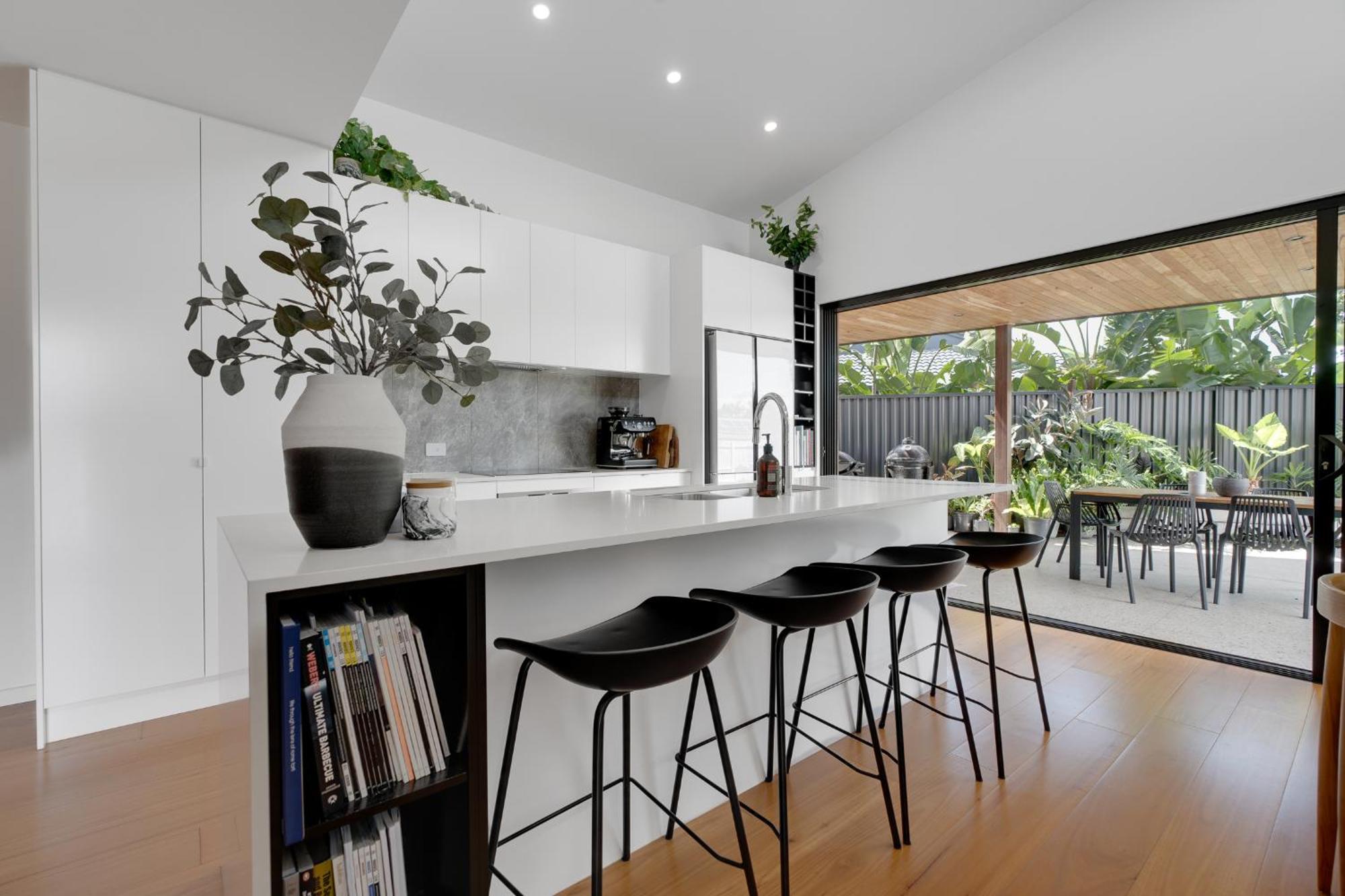 Chic 3br In Steps From The * Gold Coast