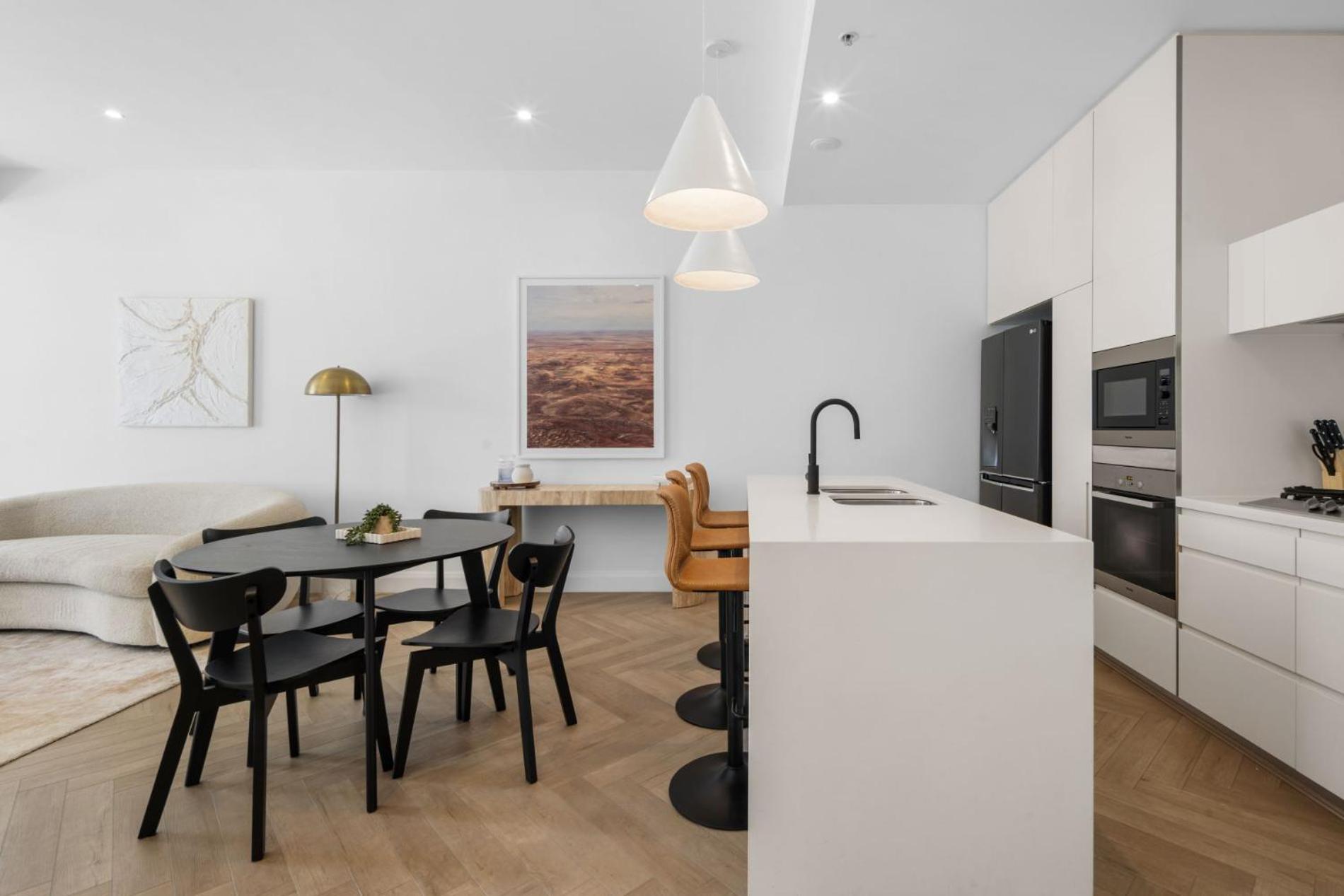 Luxury Broadbeach Escape With A Private Courtyard * Gold Coast