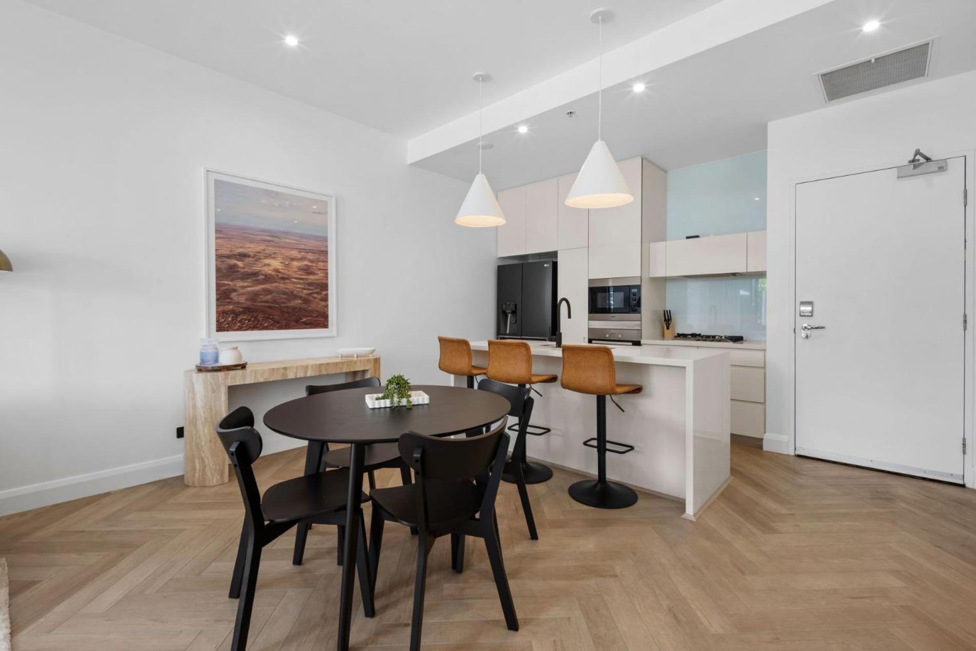 Apartment Luxury Broadbeach Escape With A Private Courtyard Gold Coast