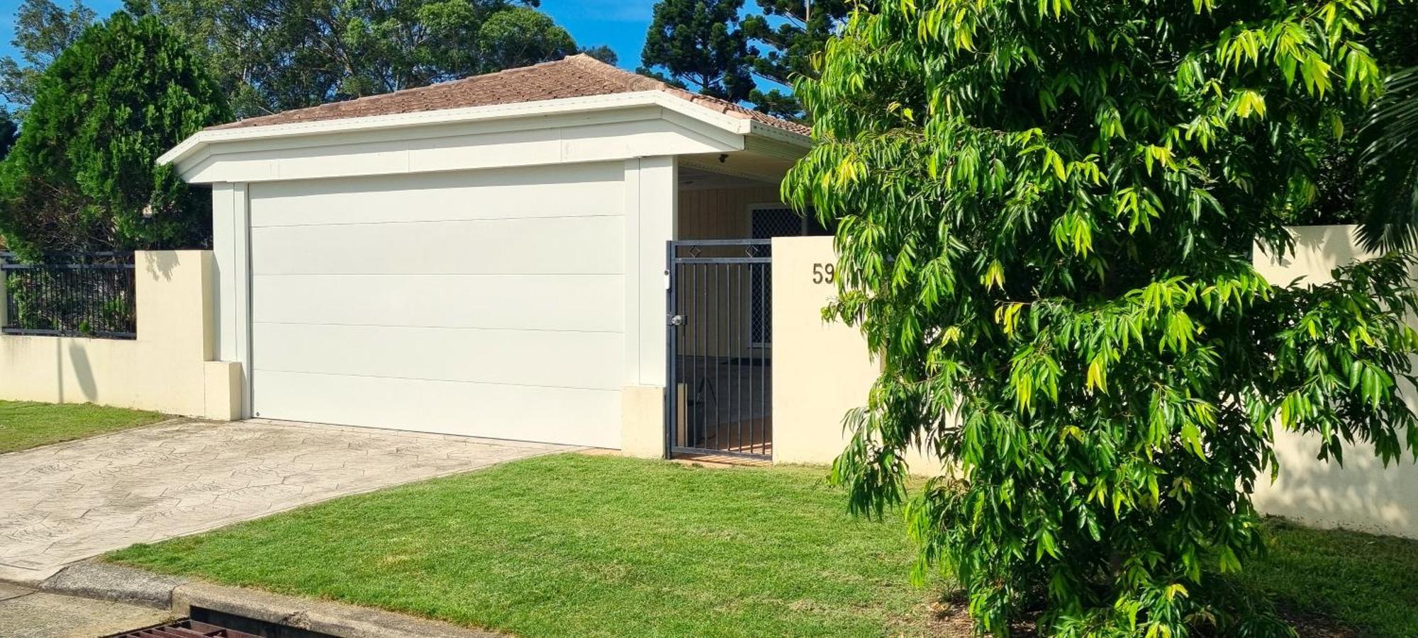 6 Bedroom House With Pool Holiday home