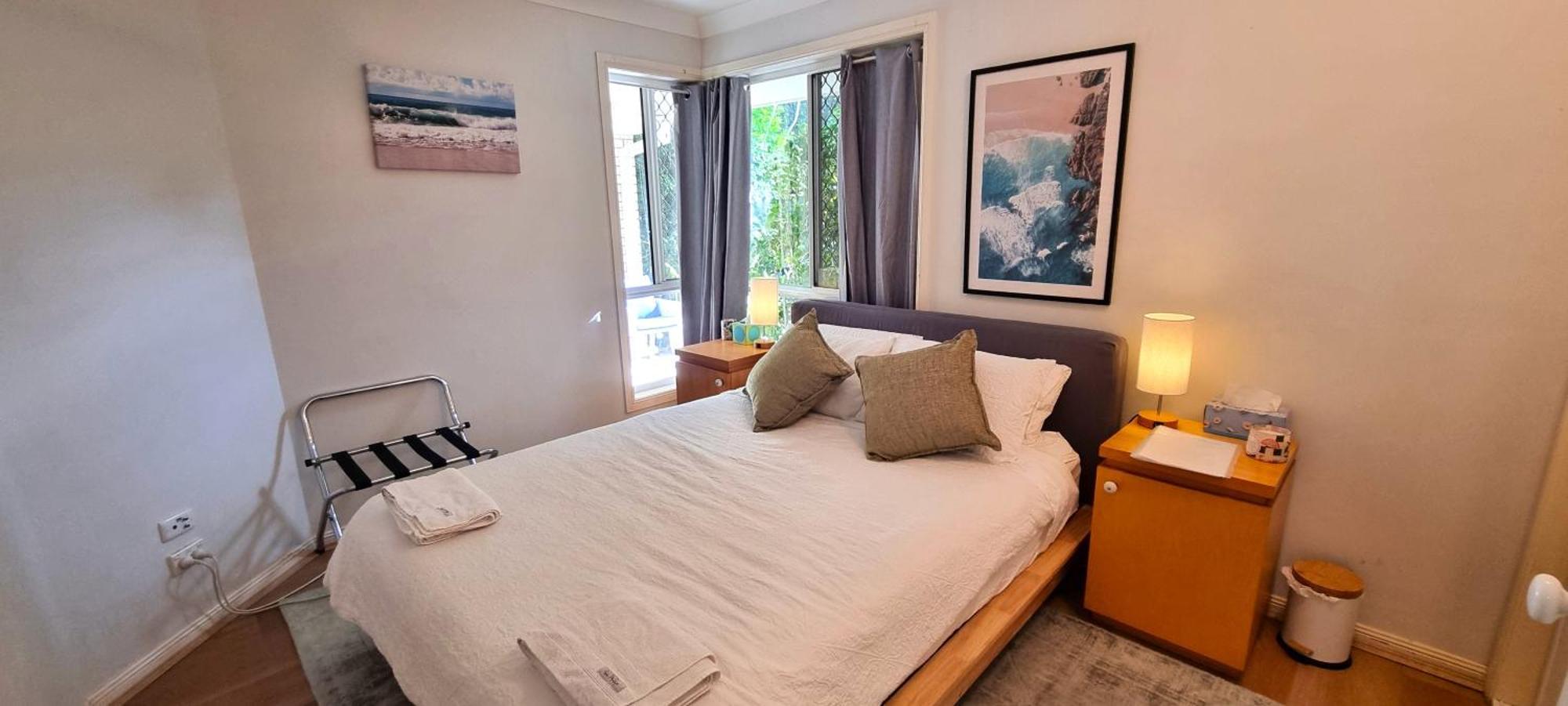 Holiday home 6 Bedroom House With Pool Gold Coast