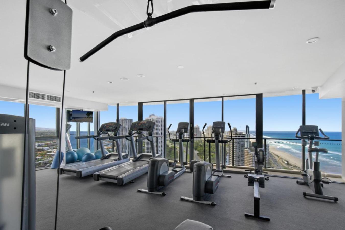 The Beachfront - 22f Skyline And Ocean View With View Pool Gym Sauna Apartment Gold Coast