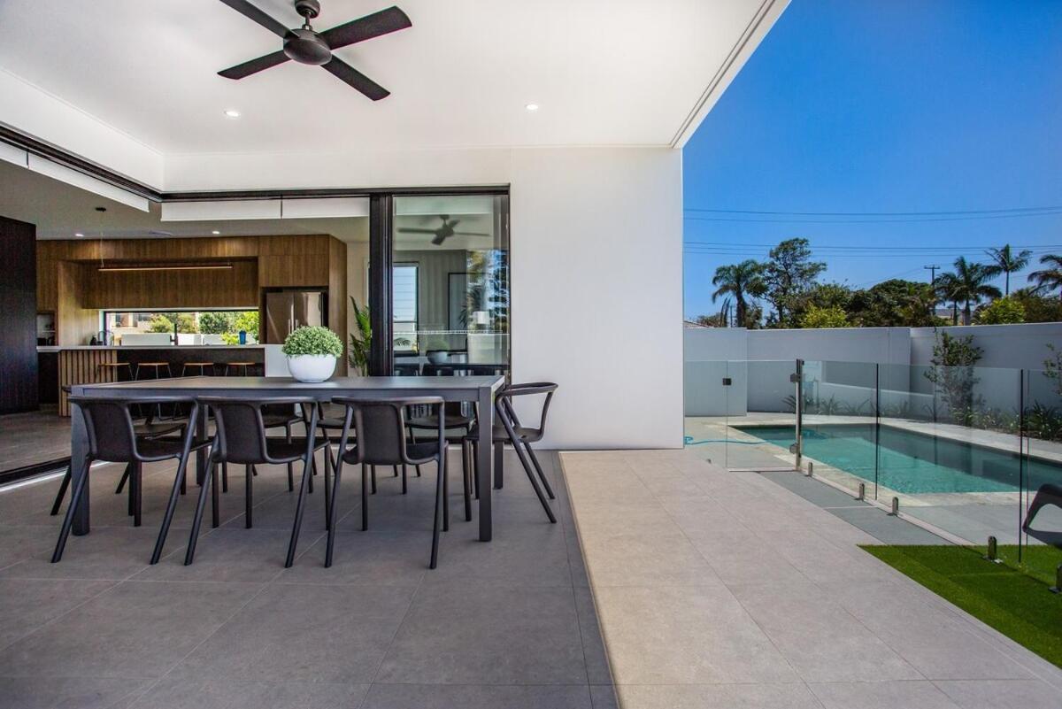 Luxe Capri 5br Villa, Heated Pool, Steps To Casa de férias Gold Coast