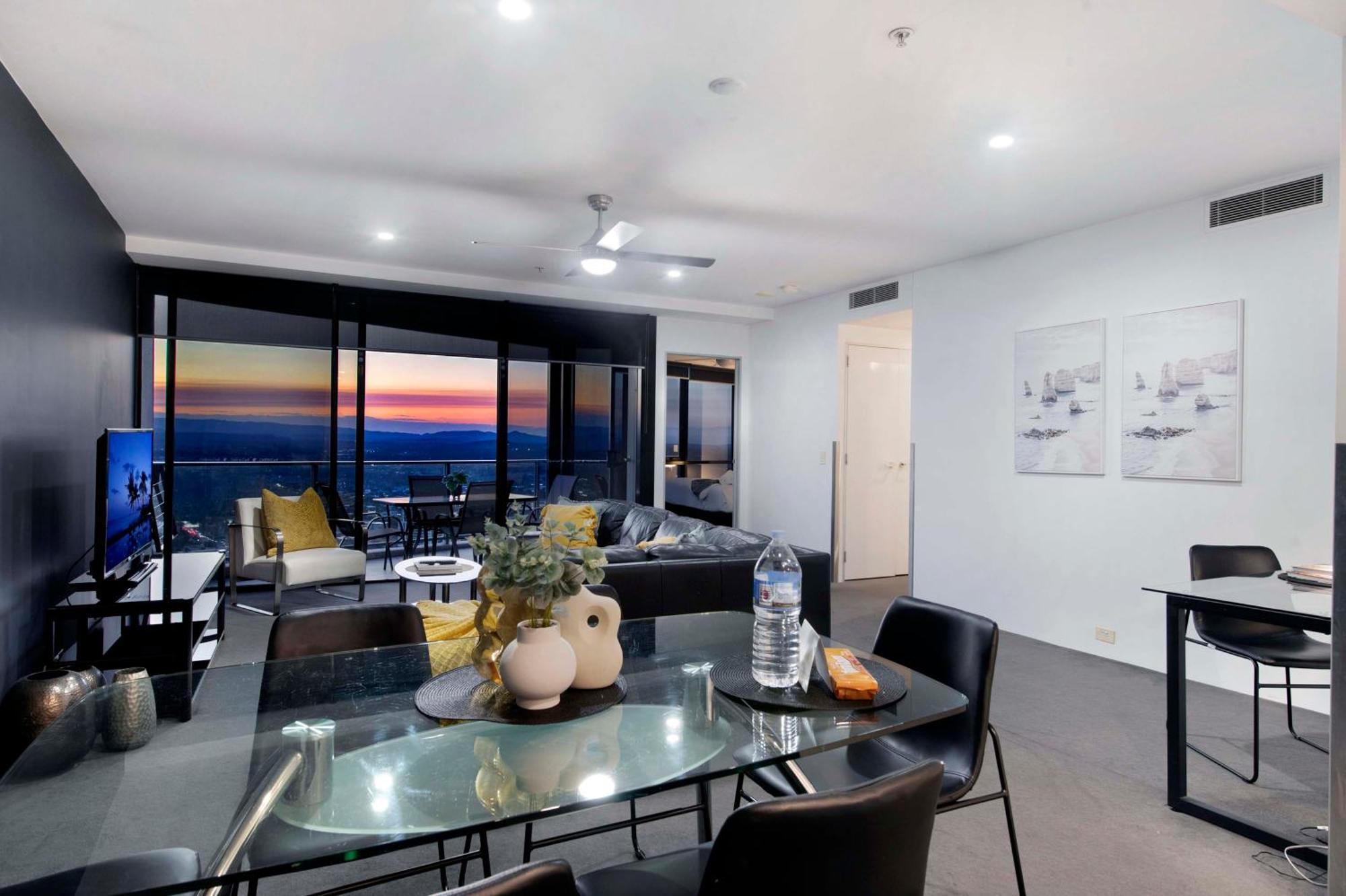 Apartment Beautiful Hinterland Views! - Circle On Cavill - Self Contained & Privately Managed Gold Coast