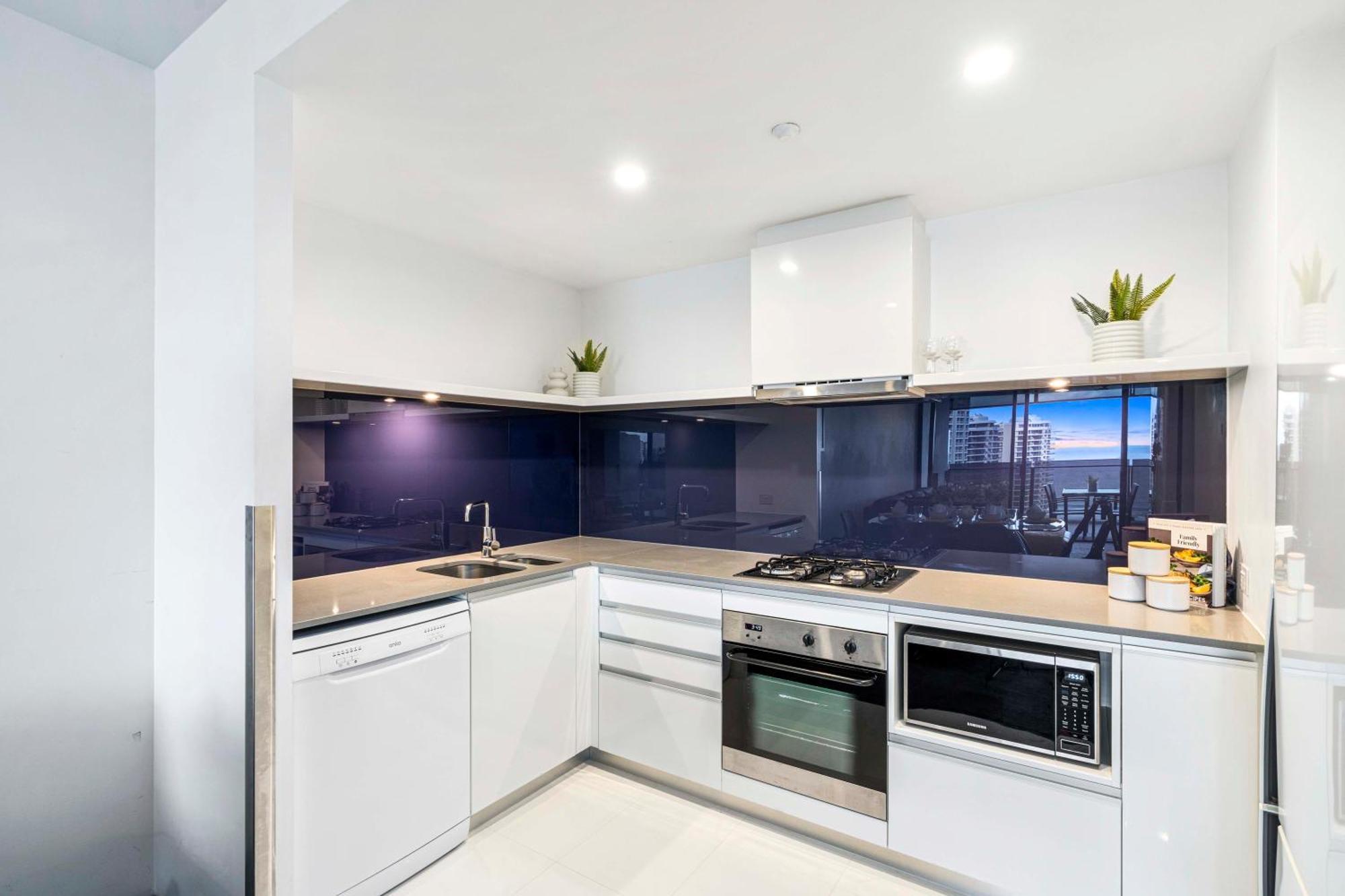 Ocean Views! - One Bedroom With - From Level 9 - Circle On Cavill - Self Contained & Privately Managed - Wow Apartment