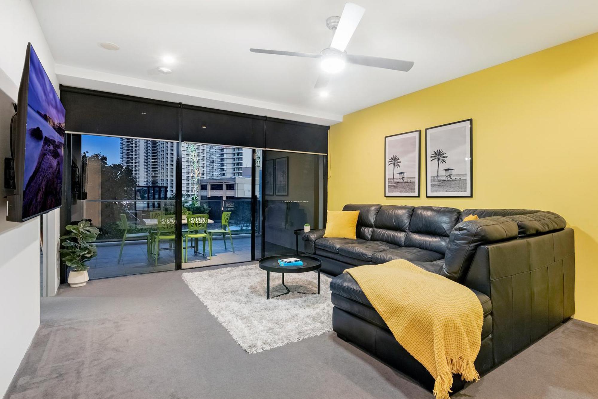 Apartment Circle On Cavill - One Bedroom - Self Contained & Privately Managed Gold Coast