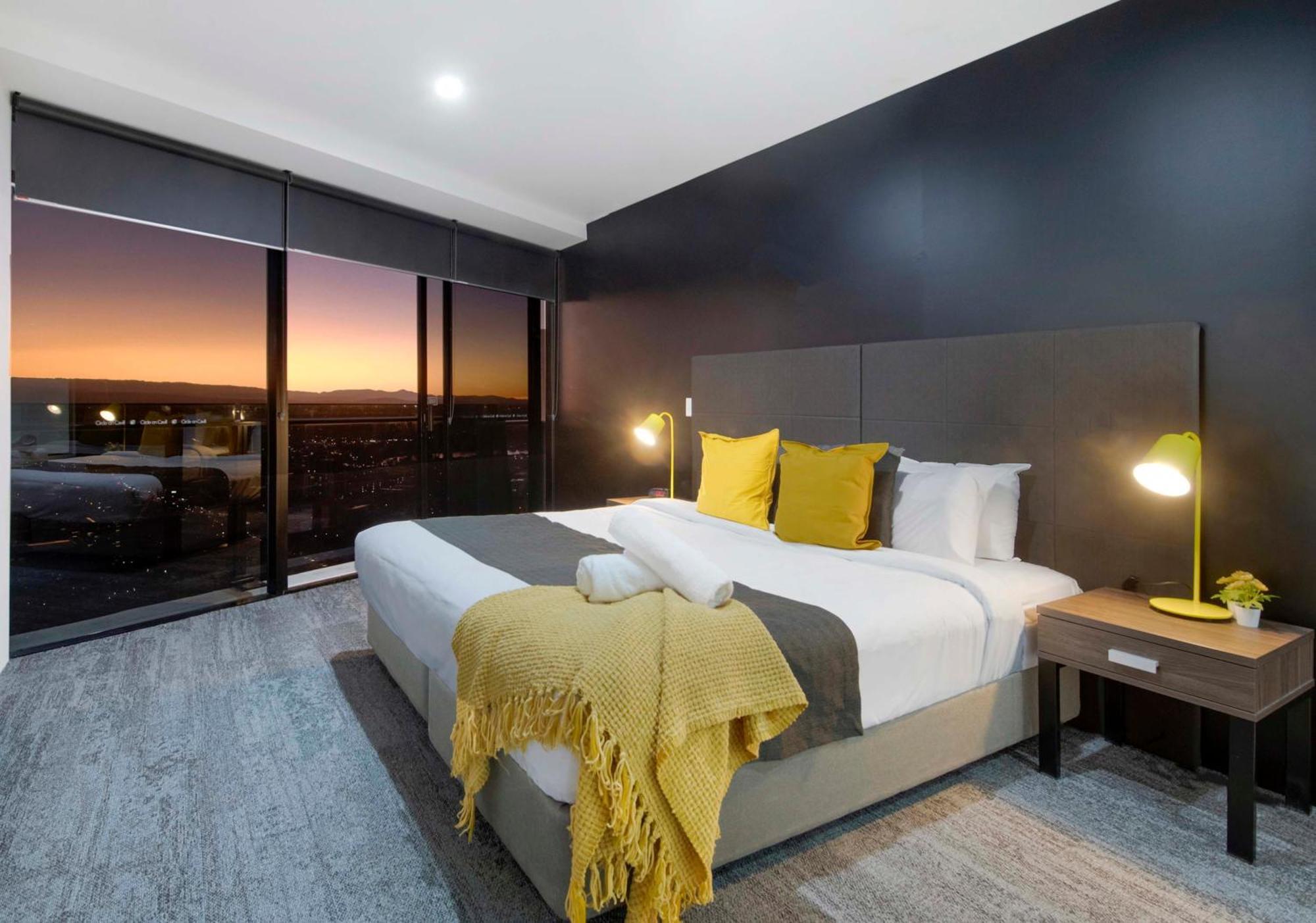 Circle On Cavill - One Bedroom - Self Contained & Privately Managed Apartment