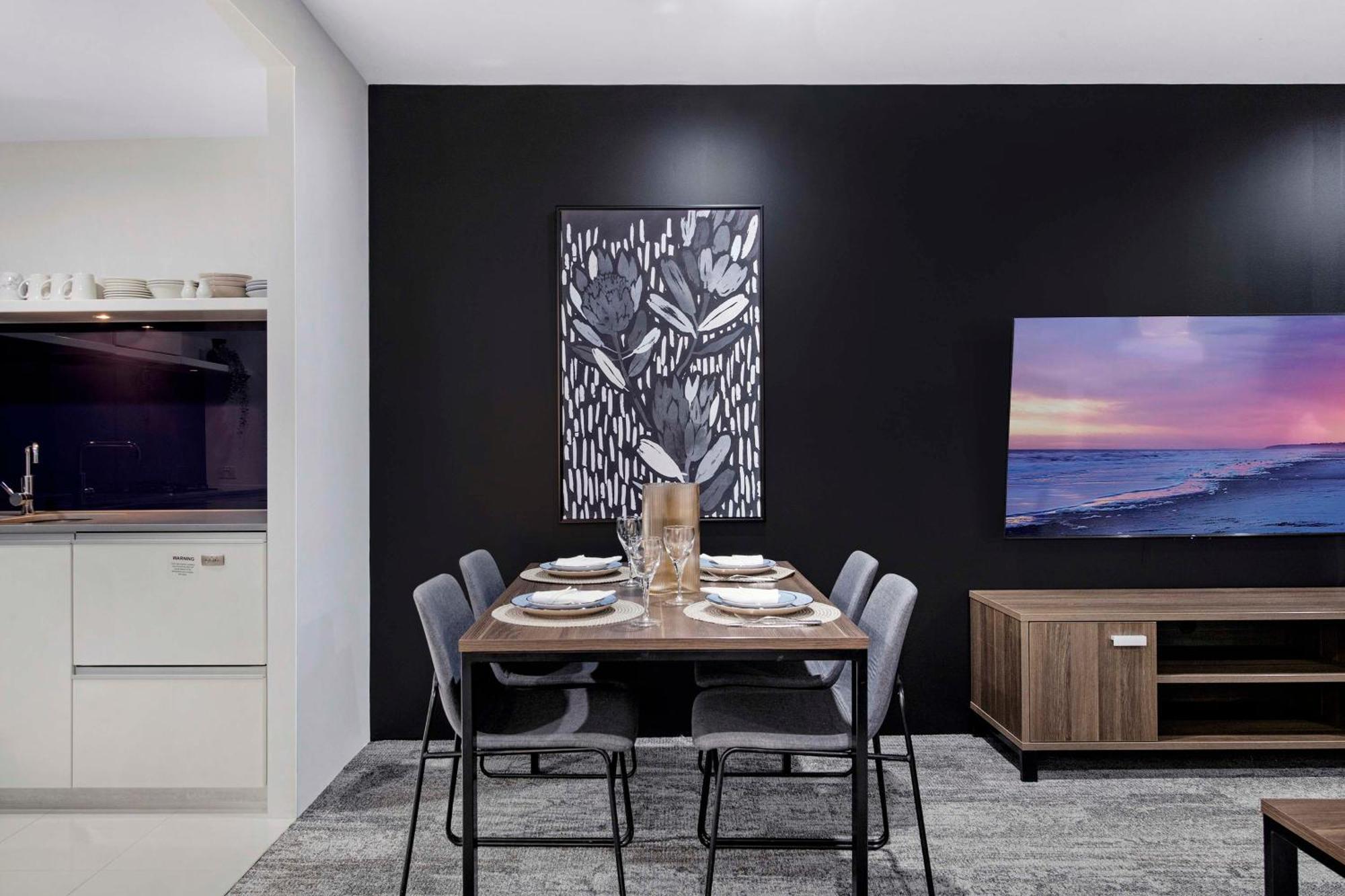 Circle On Cavill - One Bedroom - Self Contained & Privately Managed Apartment