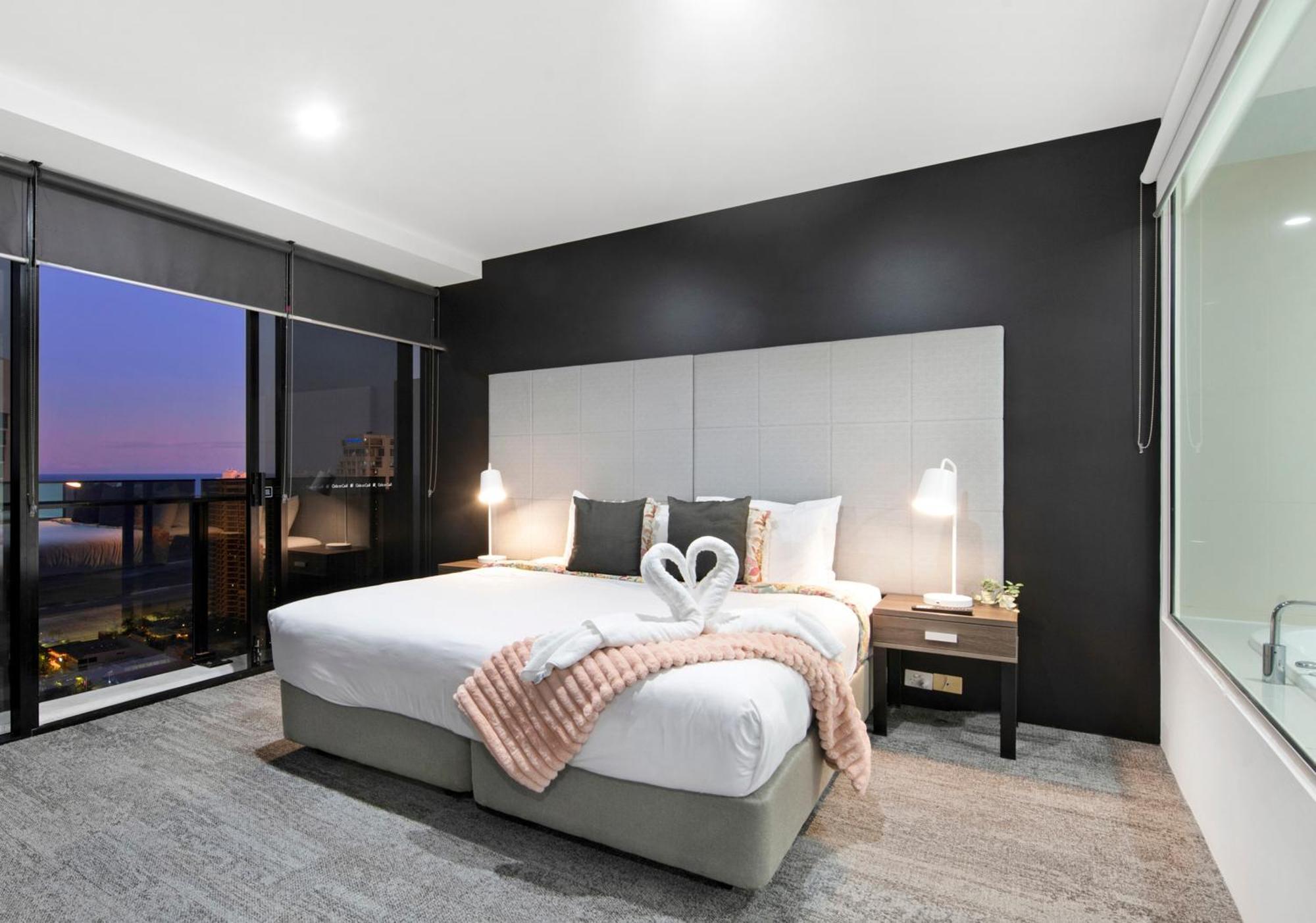 Ocean Views! - One Bedroom With - From Level 9 - Circle On Cavill - Self Contained & Privately Managed - Wow Apartment