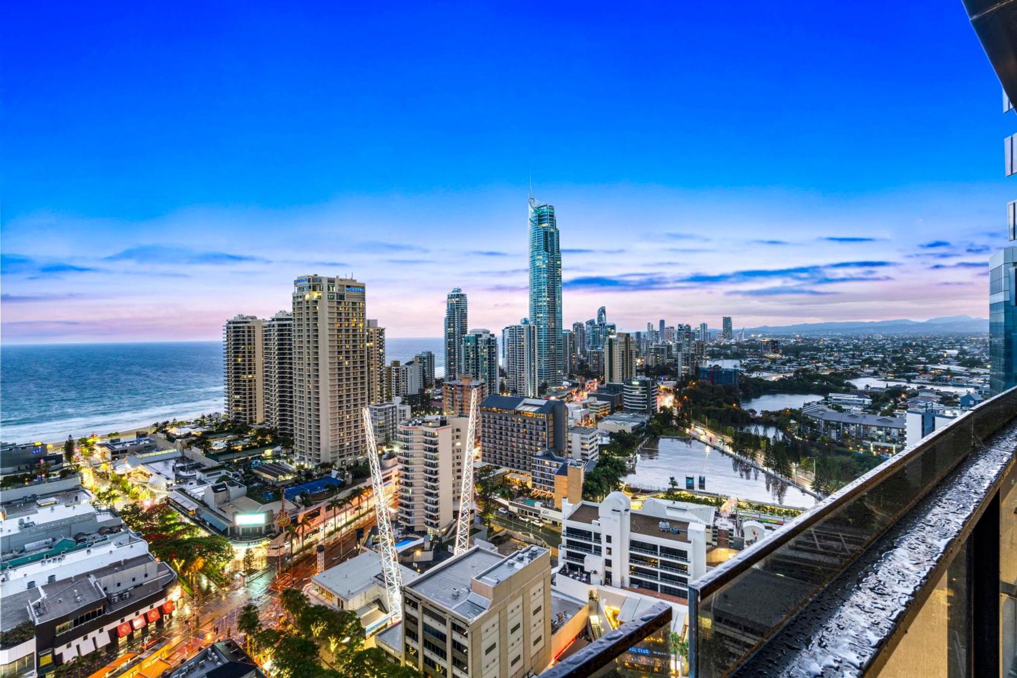 Apartment Ocean Views! - One Bedroom With - From Level 9 - Circle On Cavill - Self Contained & Privately Managed - Wow *