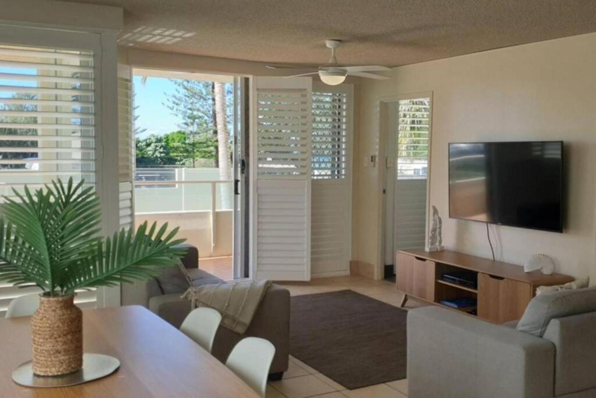 Apartment 3 Bedroom Beachfront At Wyuna