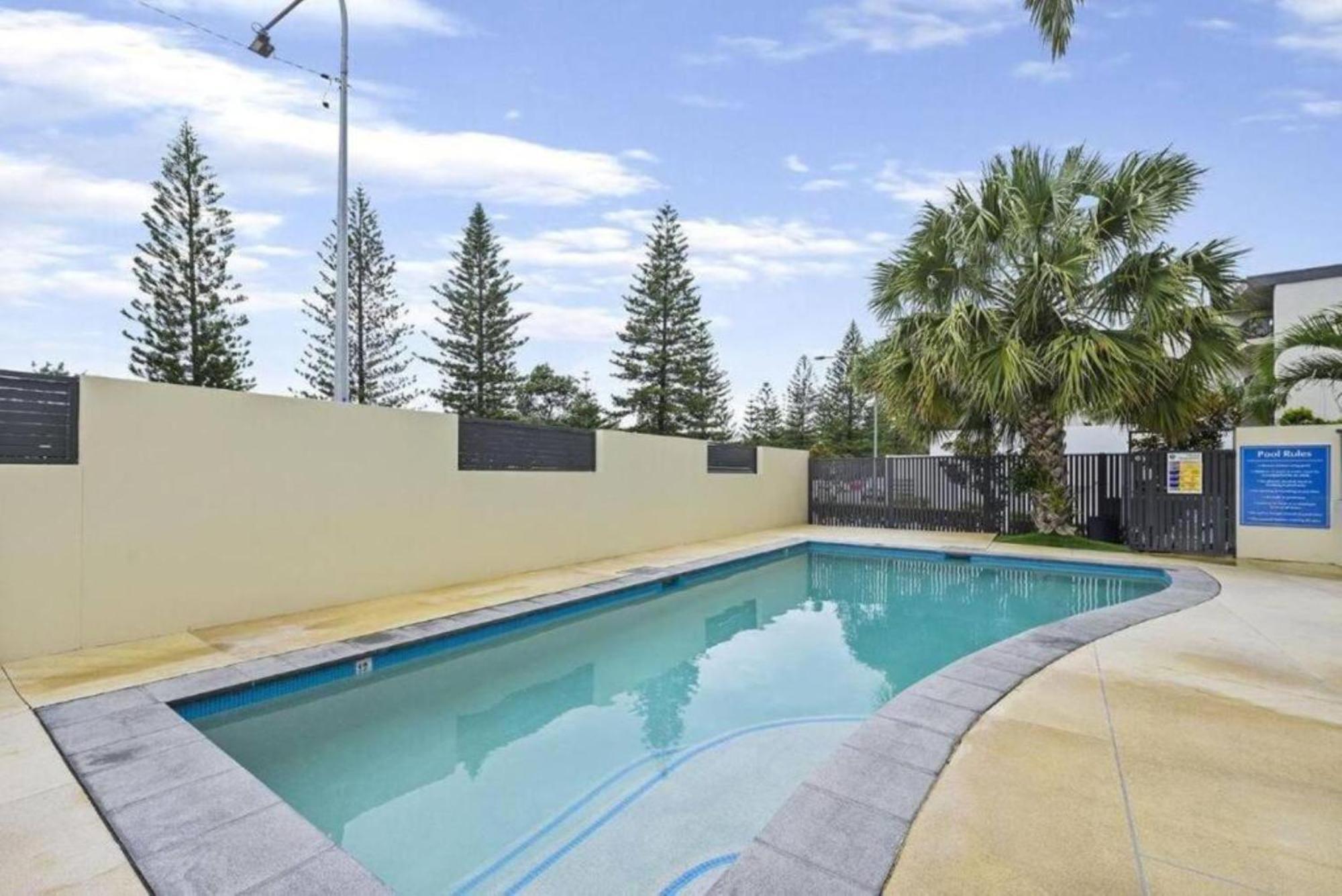 Apartment 3 Bedroom Beachfront At Wyuna Gold Coast