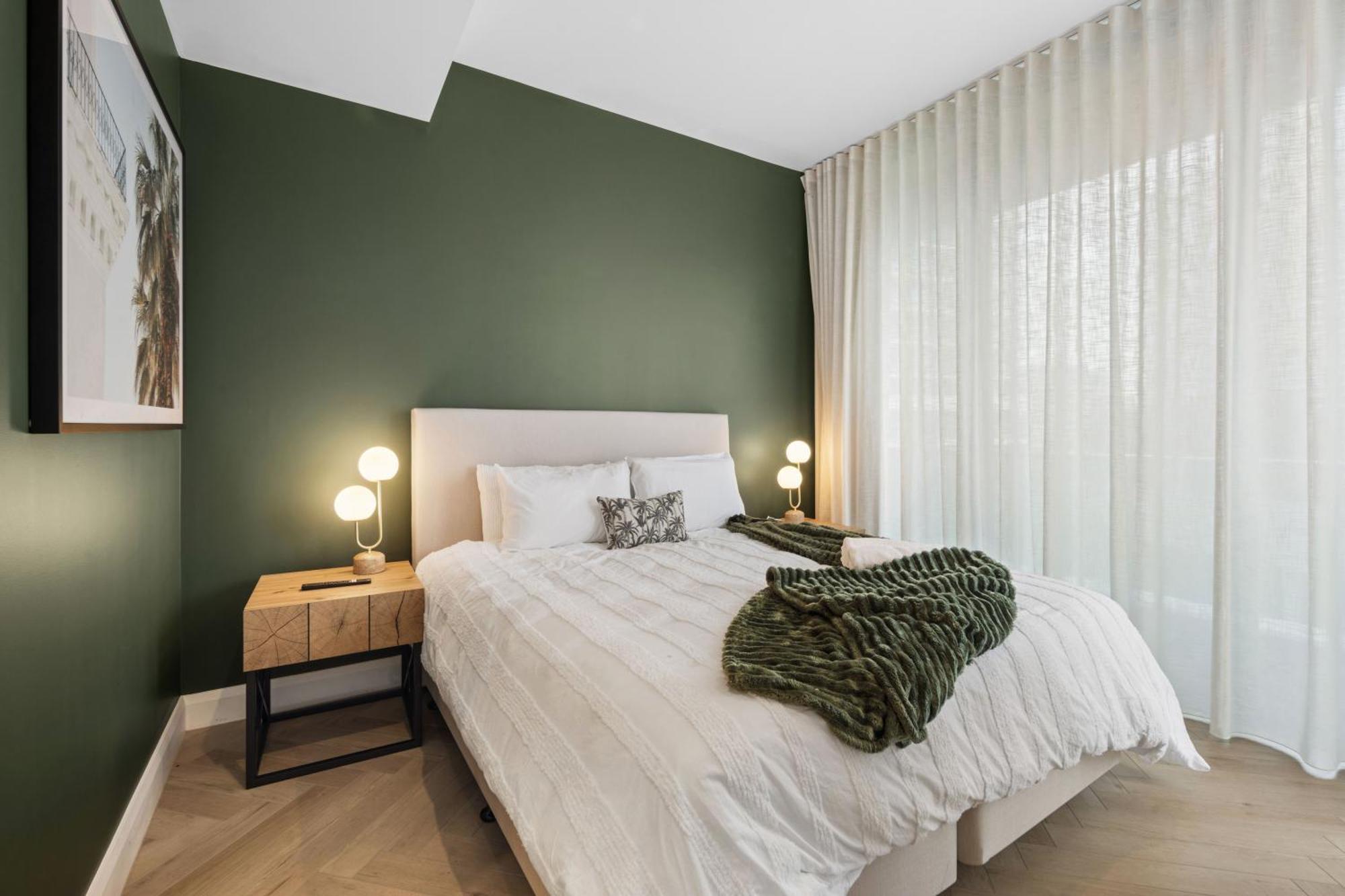 Luxury Broadbeach Escape With A Private Courtyard Apartment Gold Coast