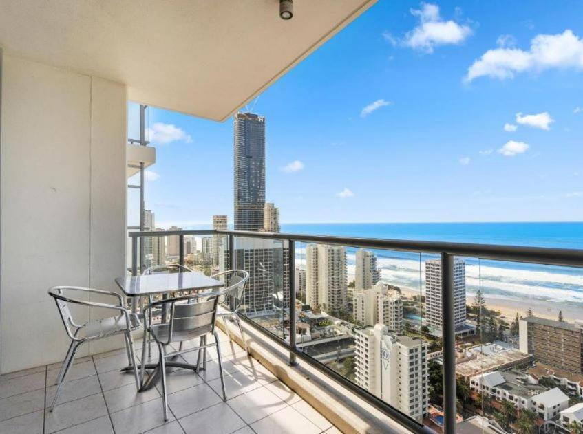 2-bedroom In Chevron Renaissance