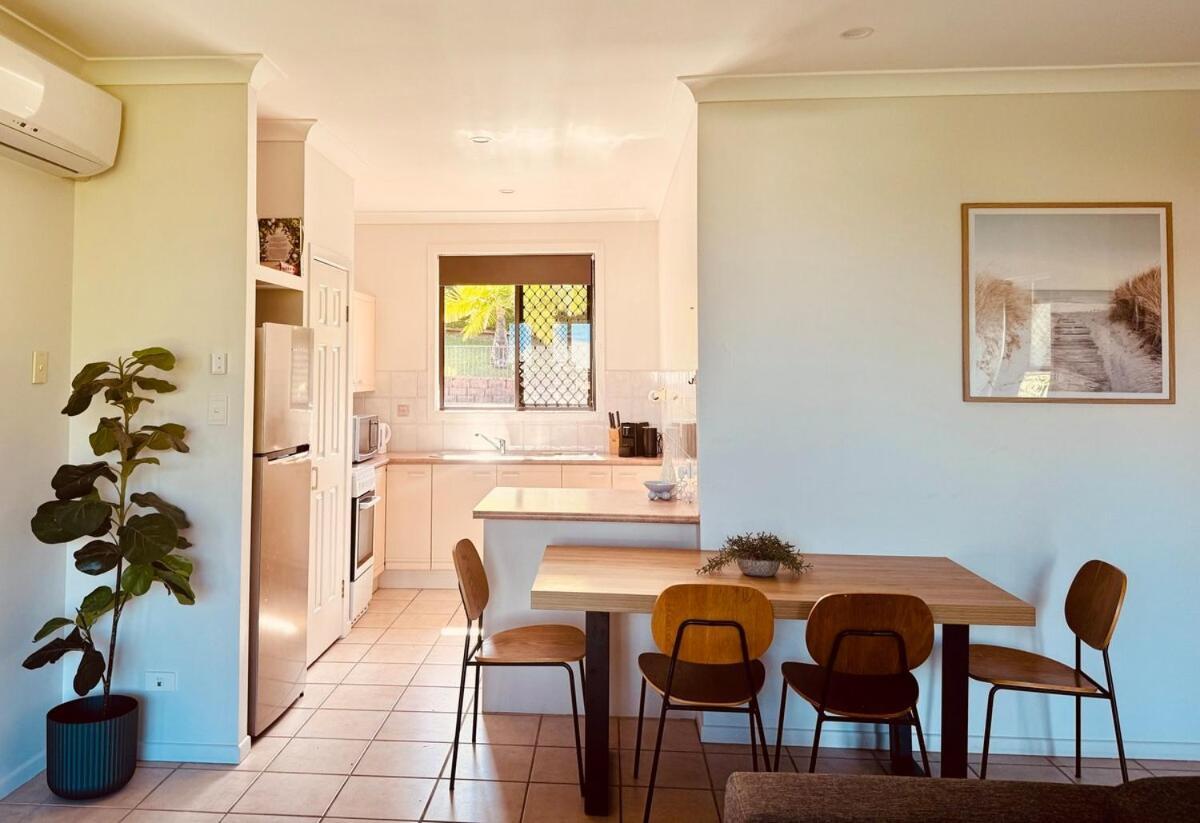 2 Bedroom Granny Flat In Nerang With Shared Pool Apartment *