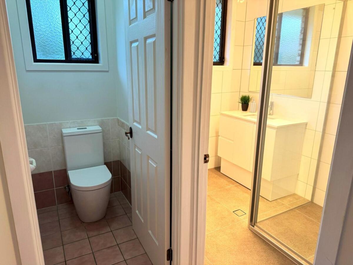 Apartment 2 Bedroom Granny Flat In Nerang With Shared Pool *