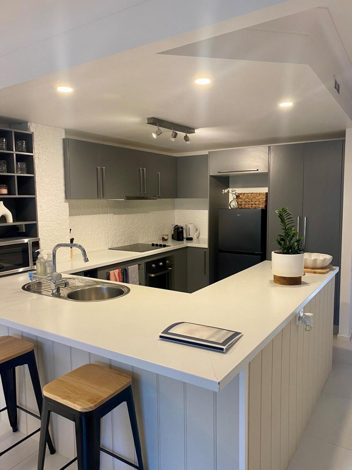Close To Surfers & Theme Parks Townhouse With Yard Gold Coast