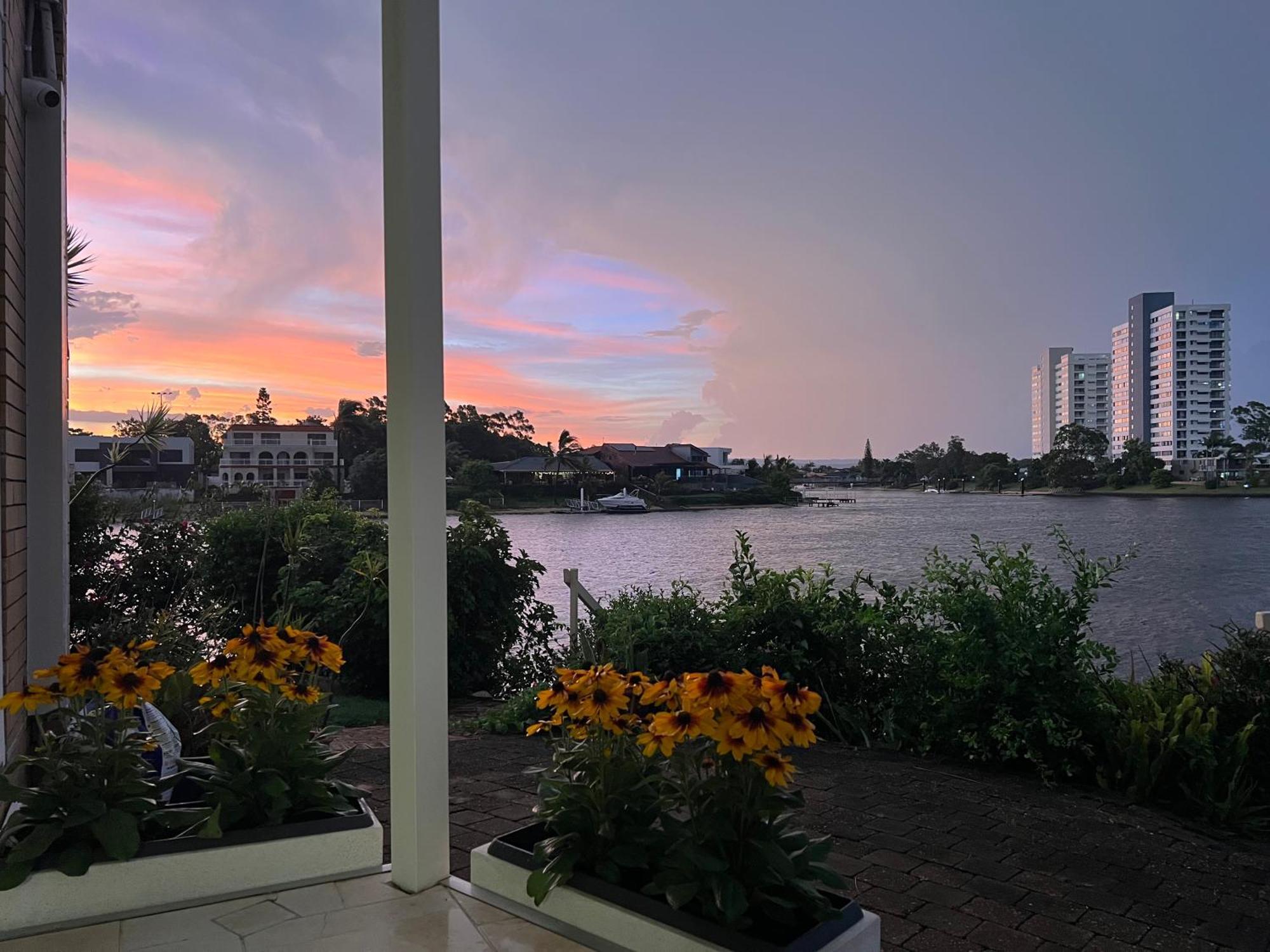 Aquila - Mermaid Waters Villa Gold Coast