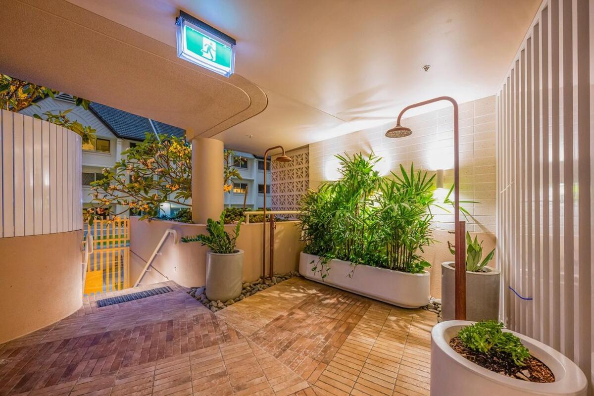 Escape To Paradise - Palm Apartment