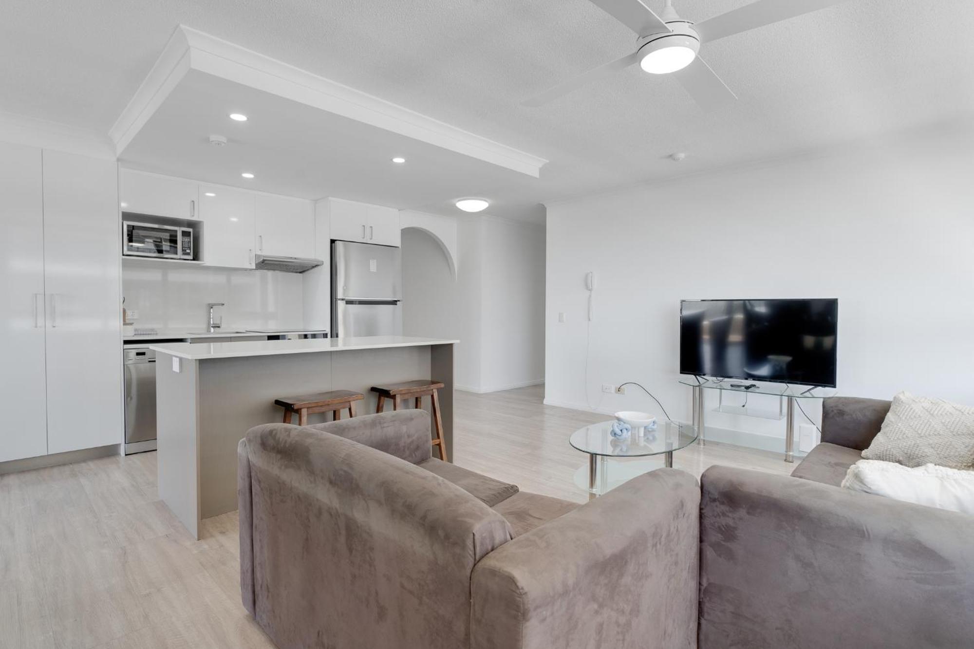 Apartment Paradise! 2br In The Heart Of Gc With Ocean Views
