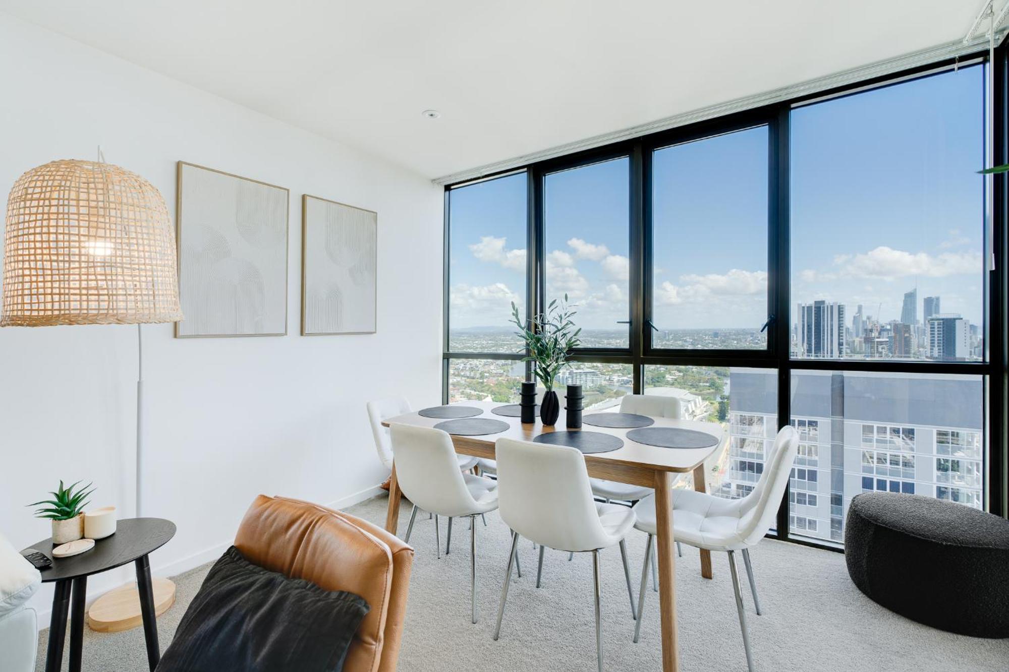 Luxury 2-br Penthouse With Stunning Ocean Views Apartment Gold Coast