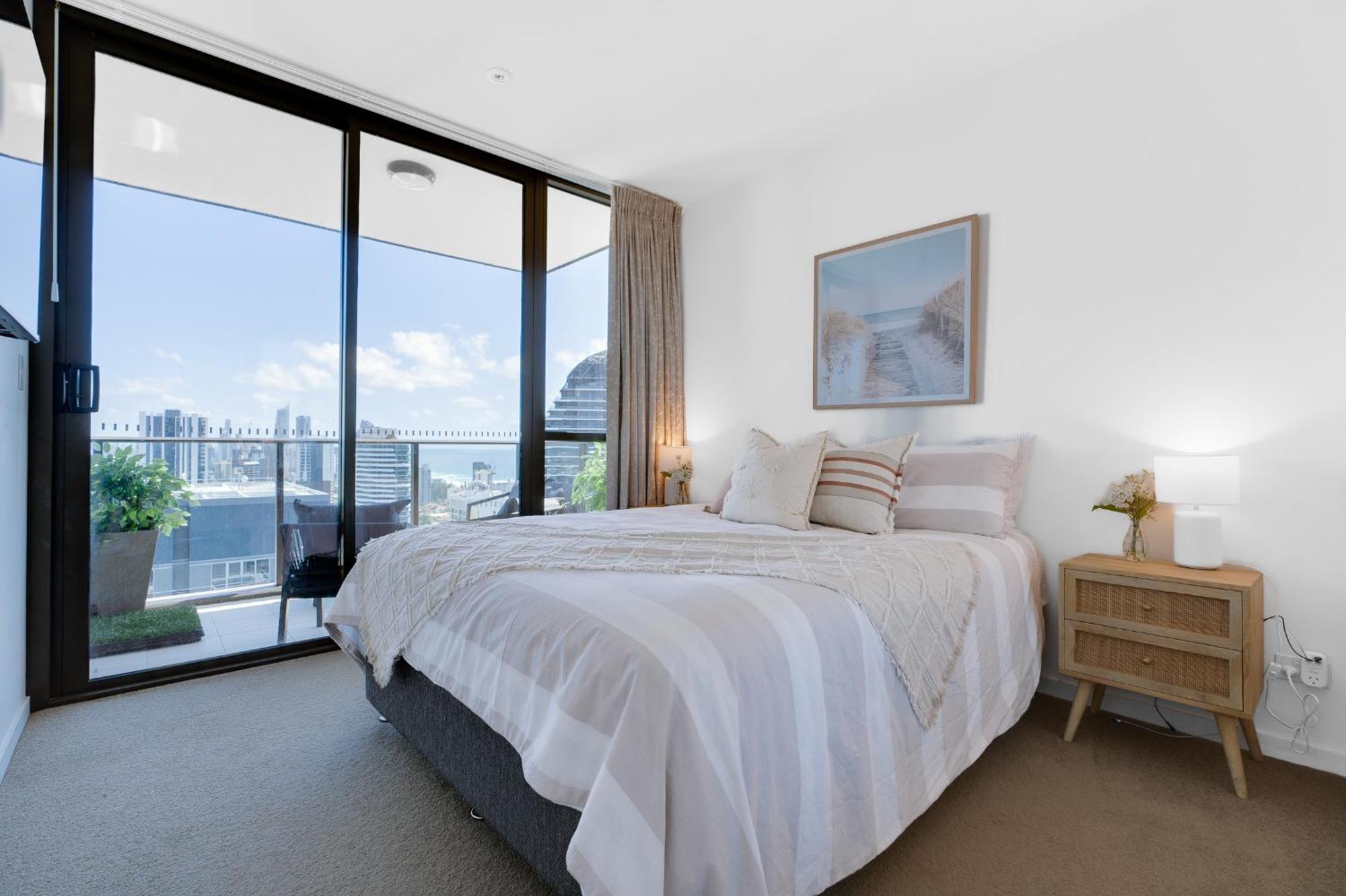 Luxury 2-br Penthouse With Stunning Ocean Views Apartment