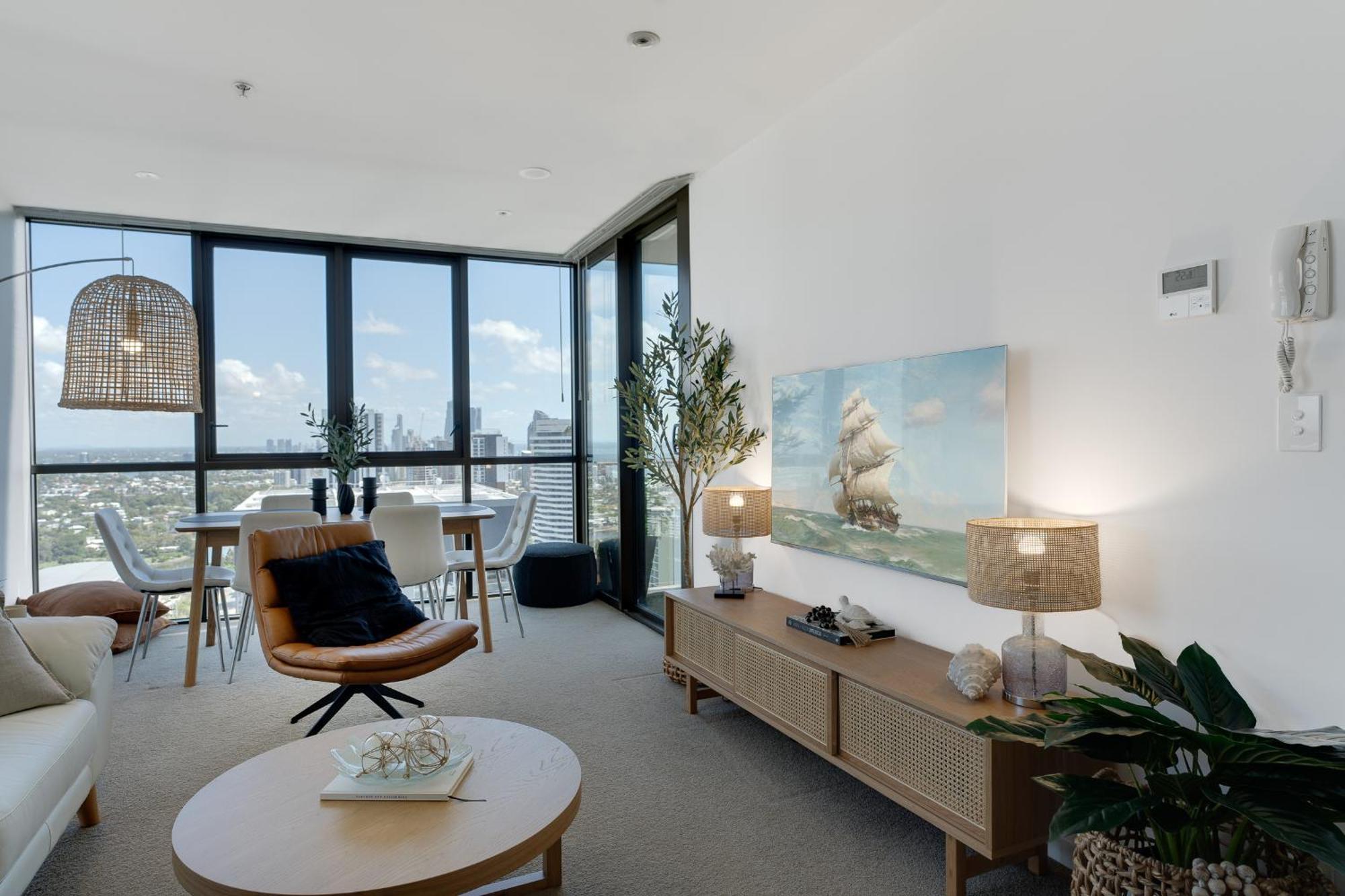 Apartment Luxury 2-br Penthouse With Stunning Ocean Views *