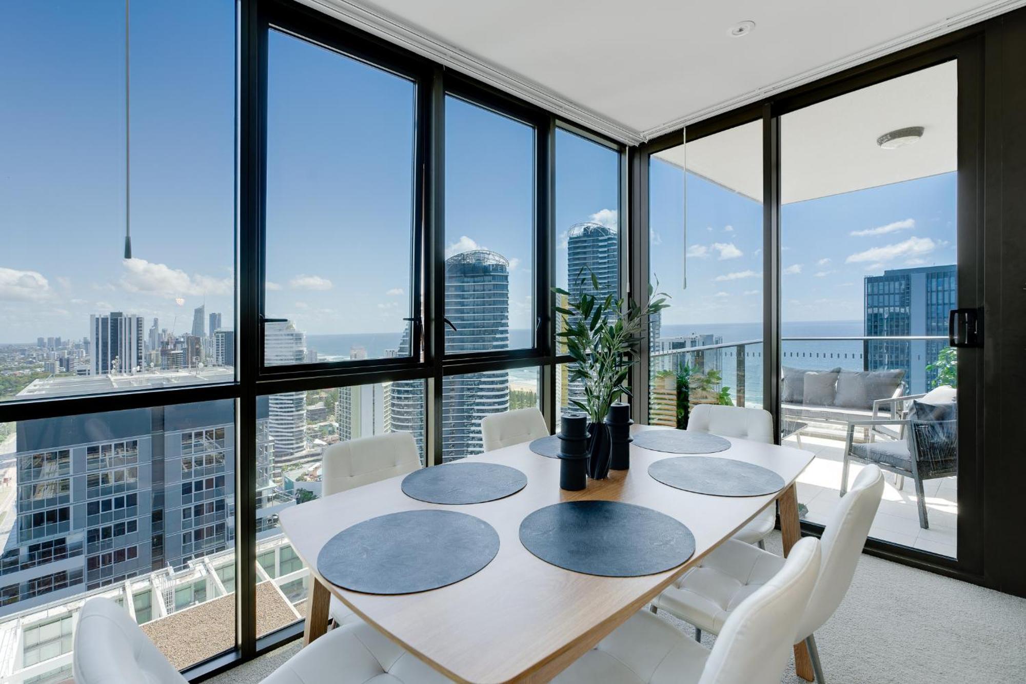 Luxury 2-br Penthouse With Stunning Ocean Views Apartment *